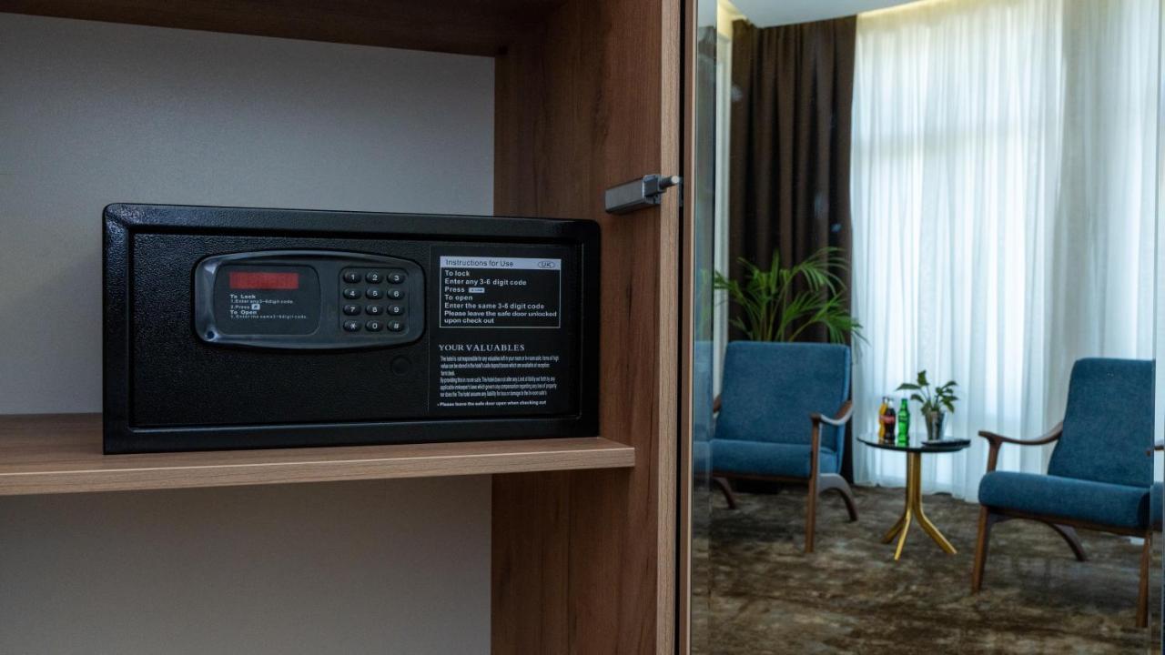 Garnet Mir Hotel Tashkent Bagian luar foto