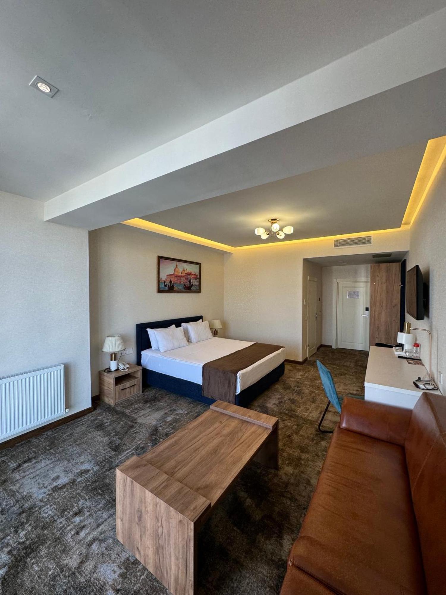 Garnet Mir Hotel Tashkent Bagian luar foto