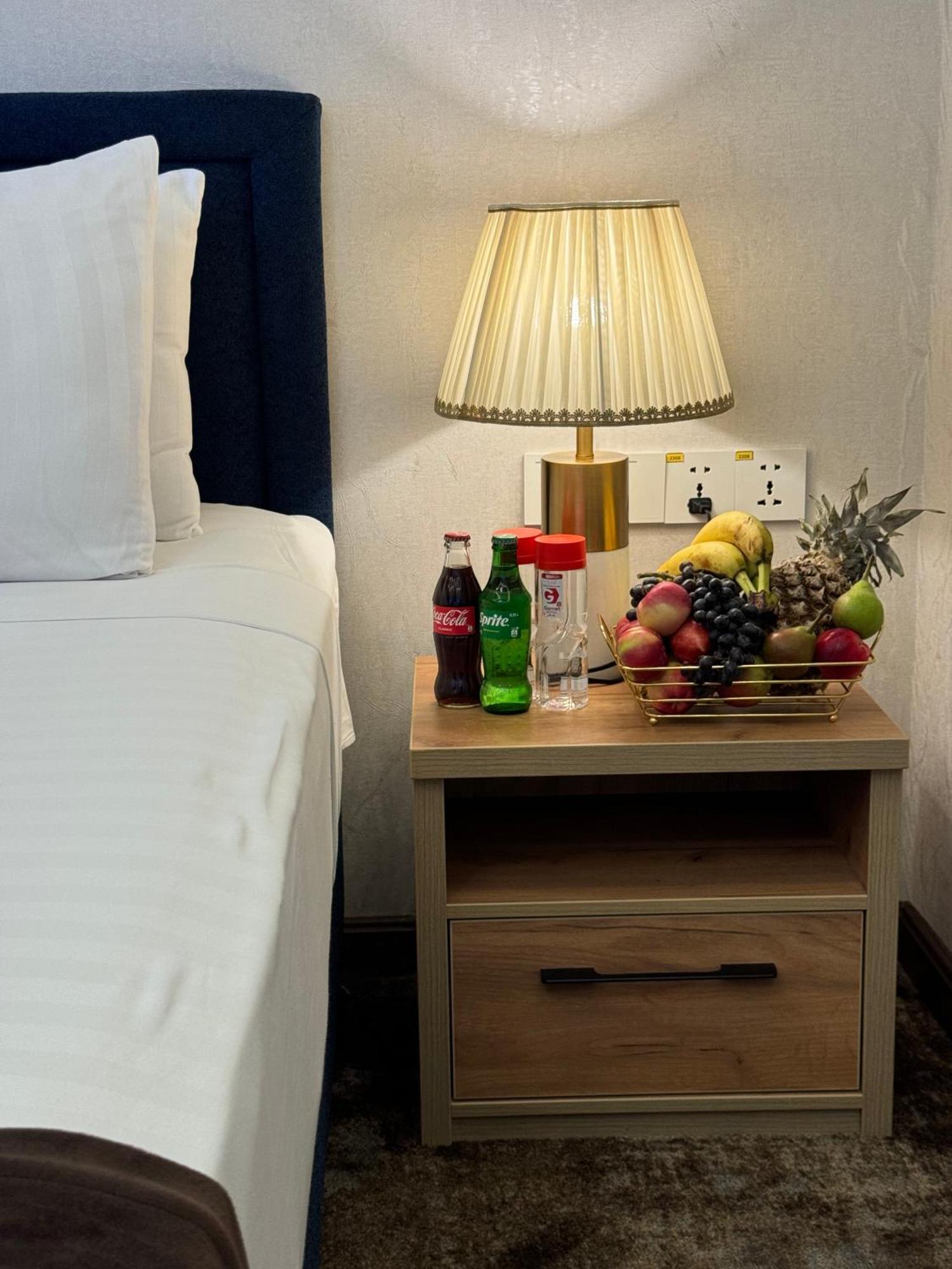 Garnet Mir Hotel Tashkent Bagian luar foto