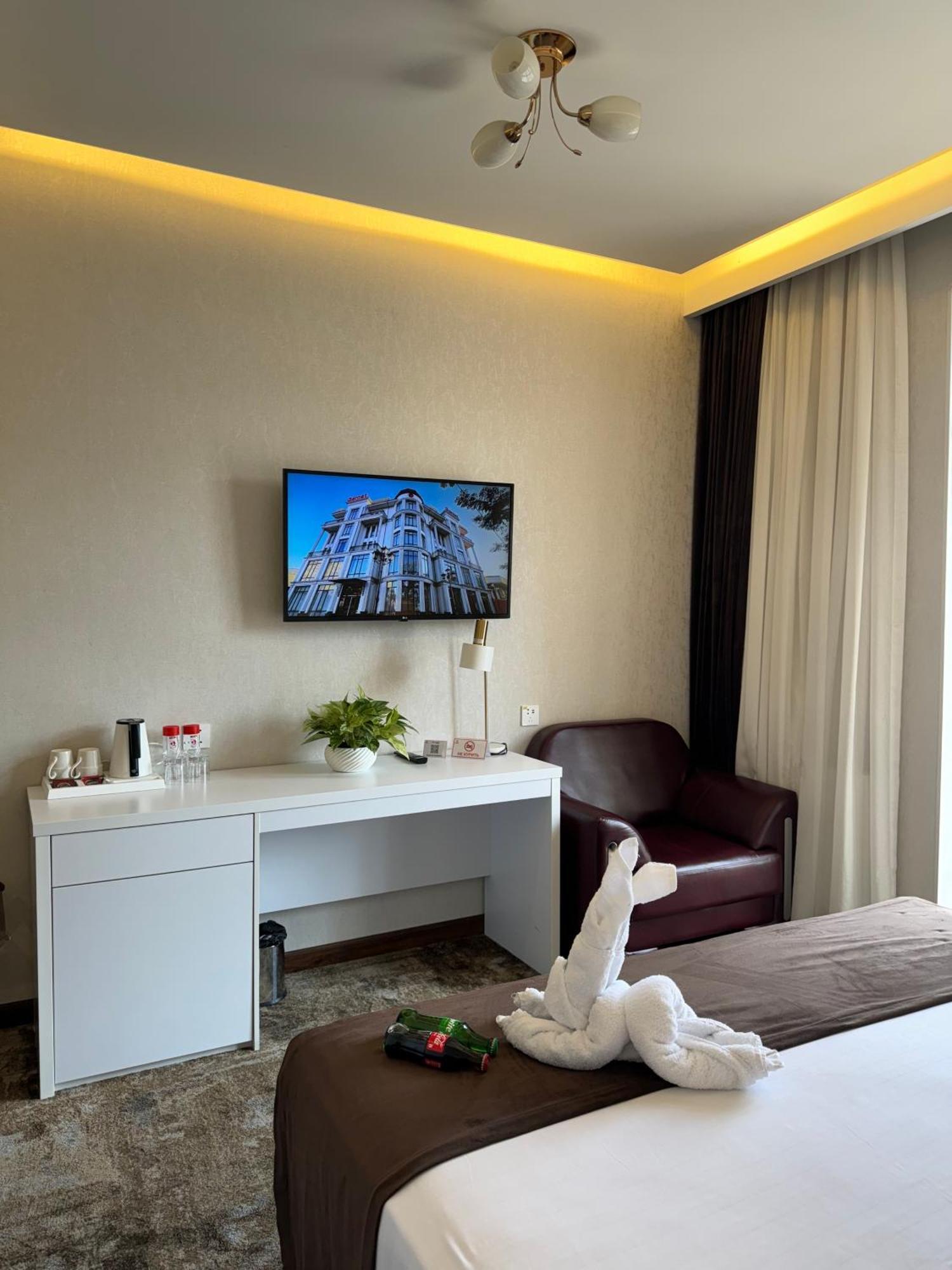 Garnet Mir Hotel Tashkent Bagian luar foto