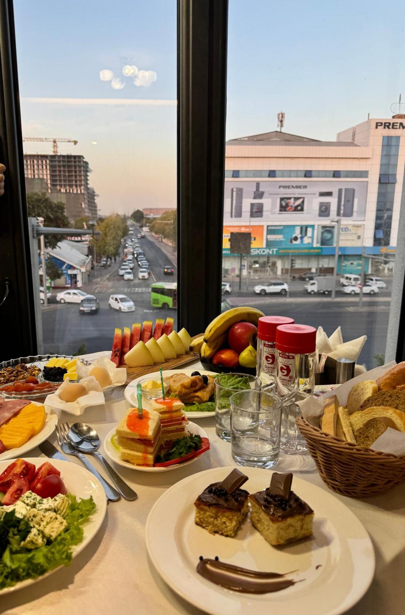 Garnet Mir Hotel Tashkent Bagian luar foto
