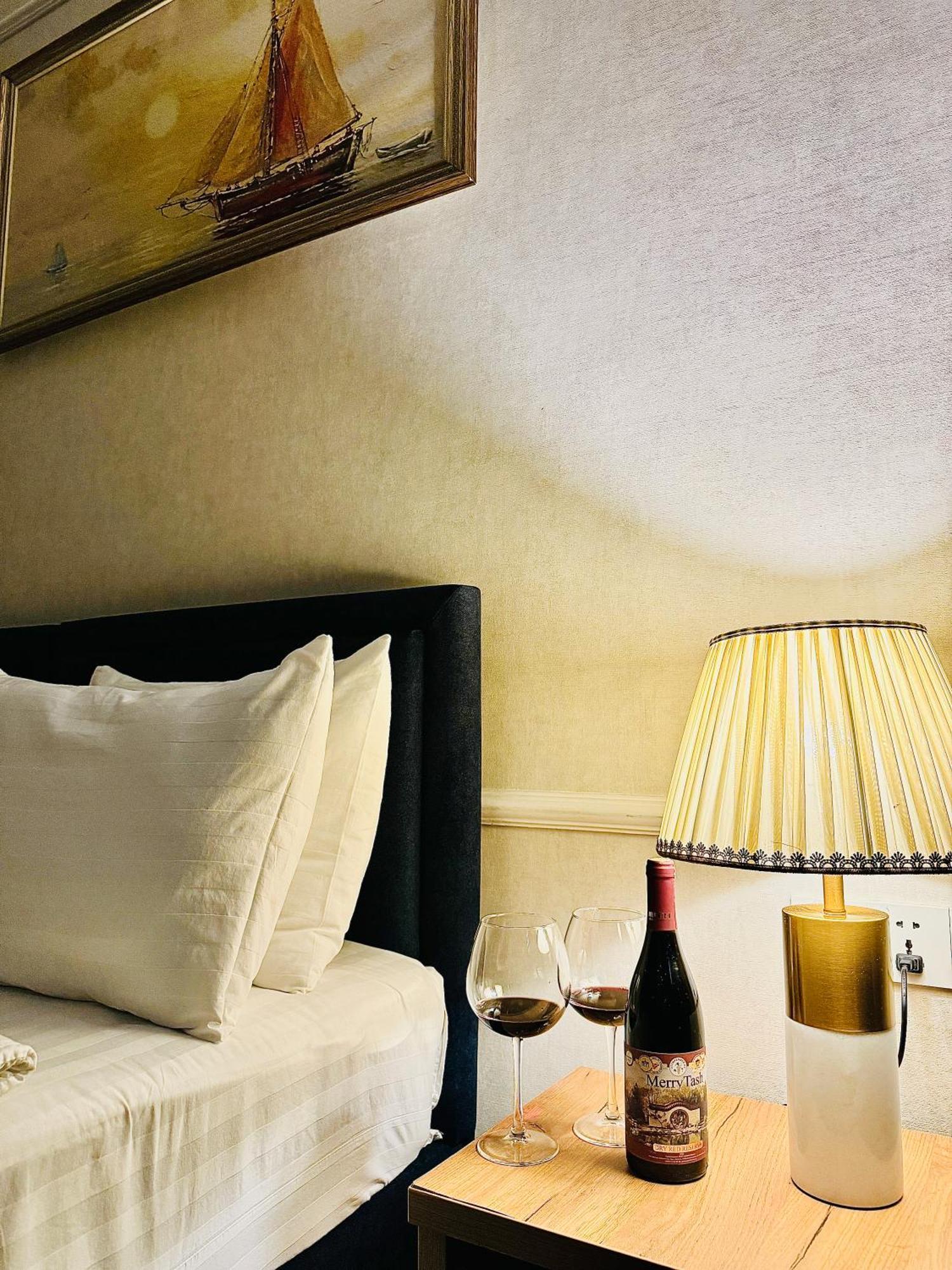 Garnet Mir Hotel Tashkent Bagian luar foto