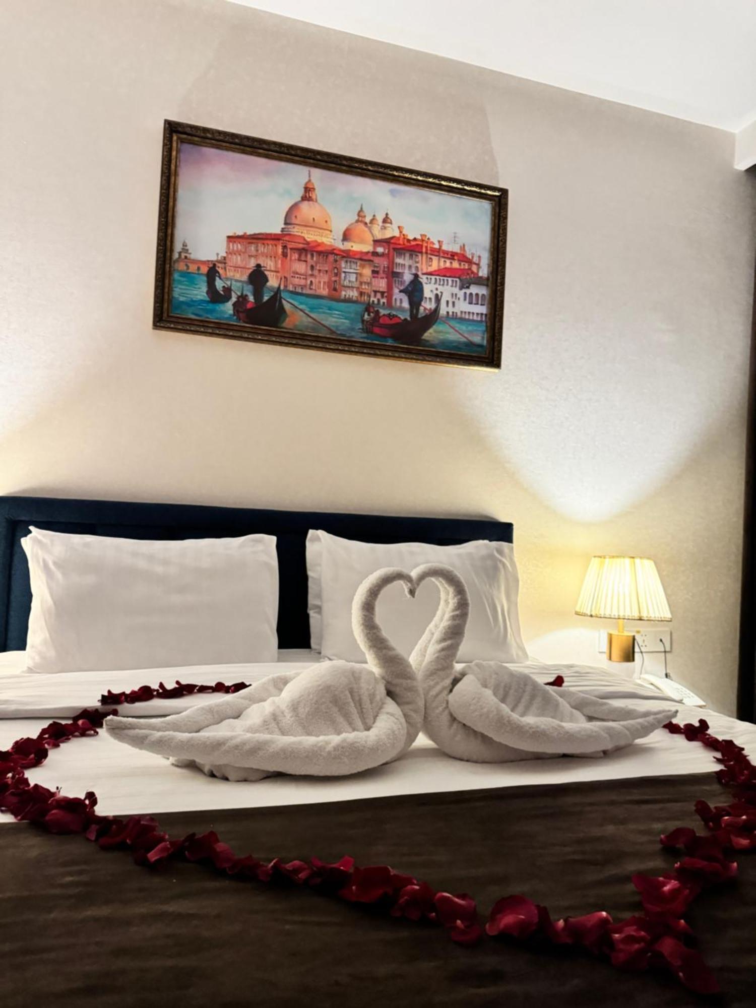 Garnet Mir Hotel Tashkent Bagian luar foto
