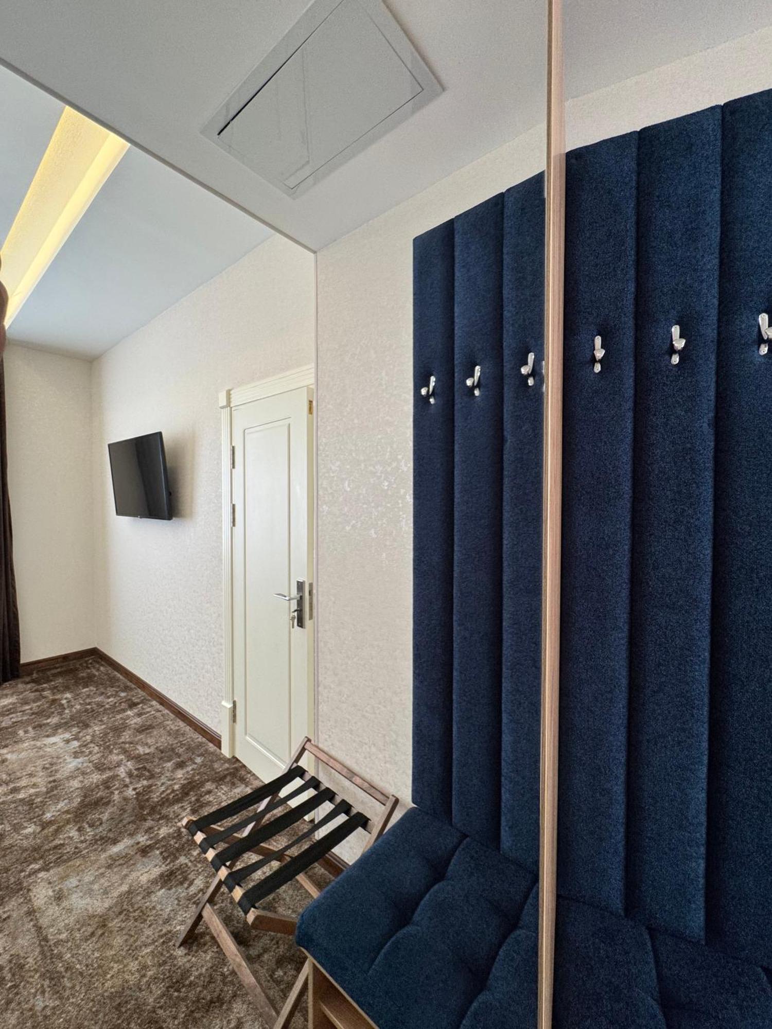 Garnet Mir Hotel Tashkent Bagian luar foto