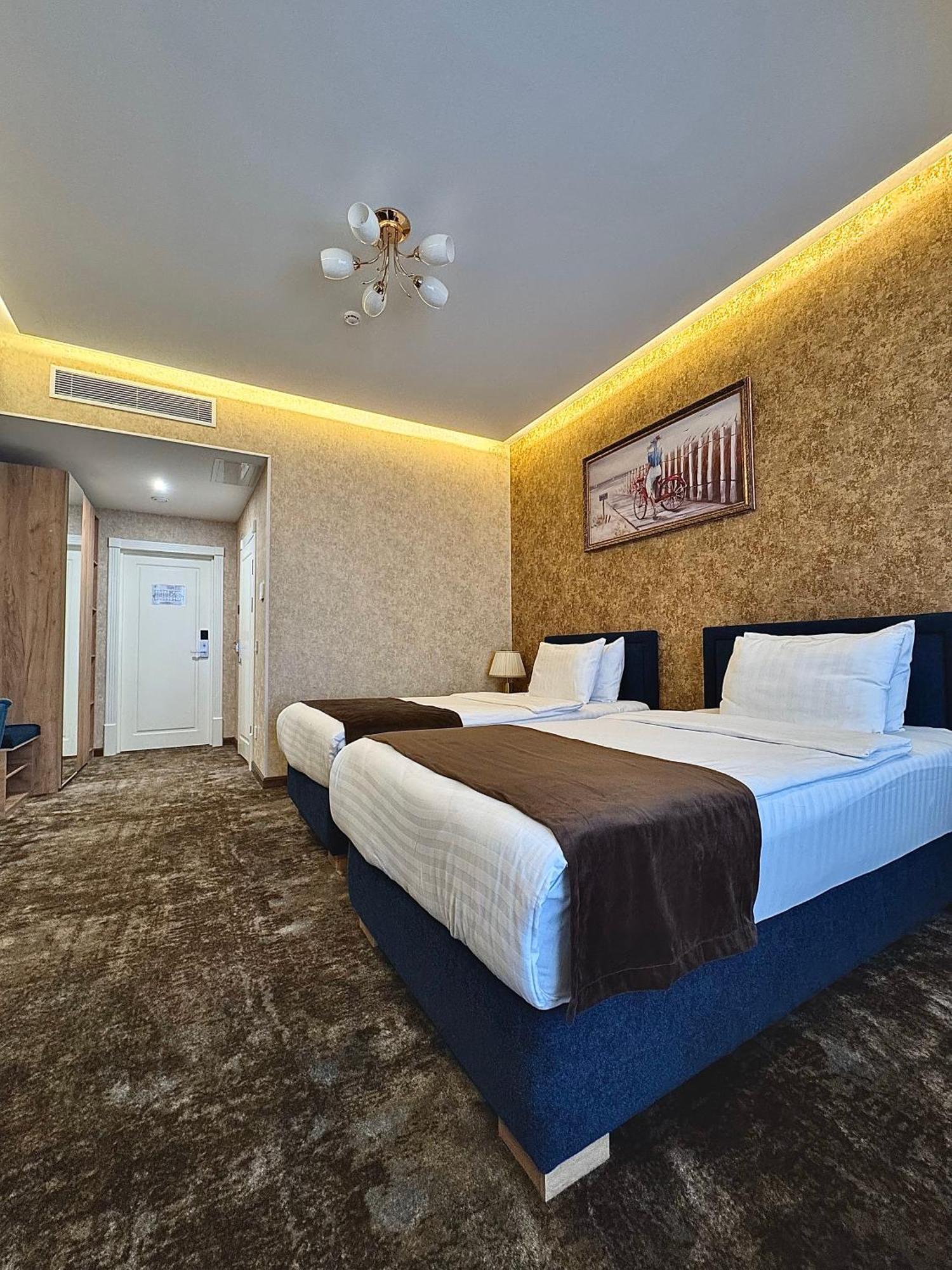Garnet Mir Hotel Tashkent Bagian luar foto