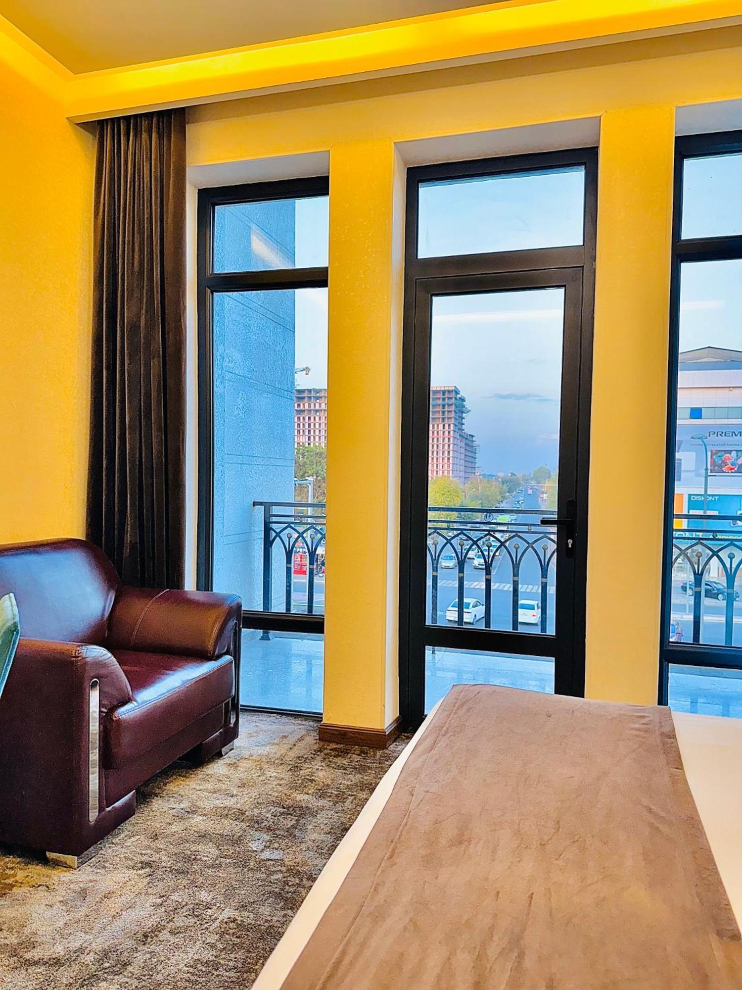 Garnet Mir Hotel Tashkent Bagian luar foto