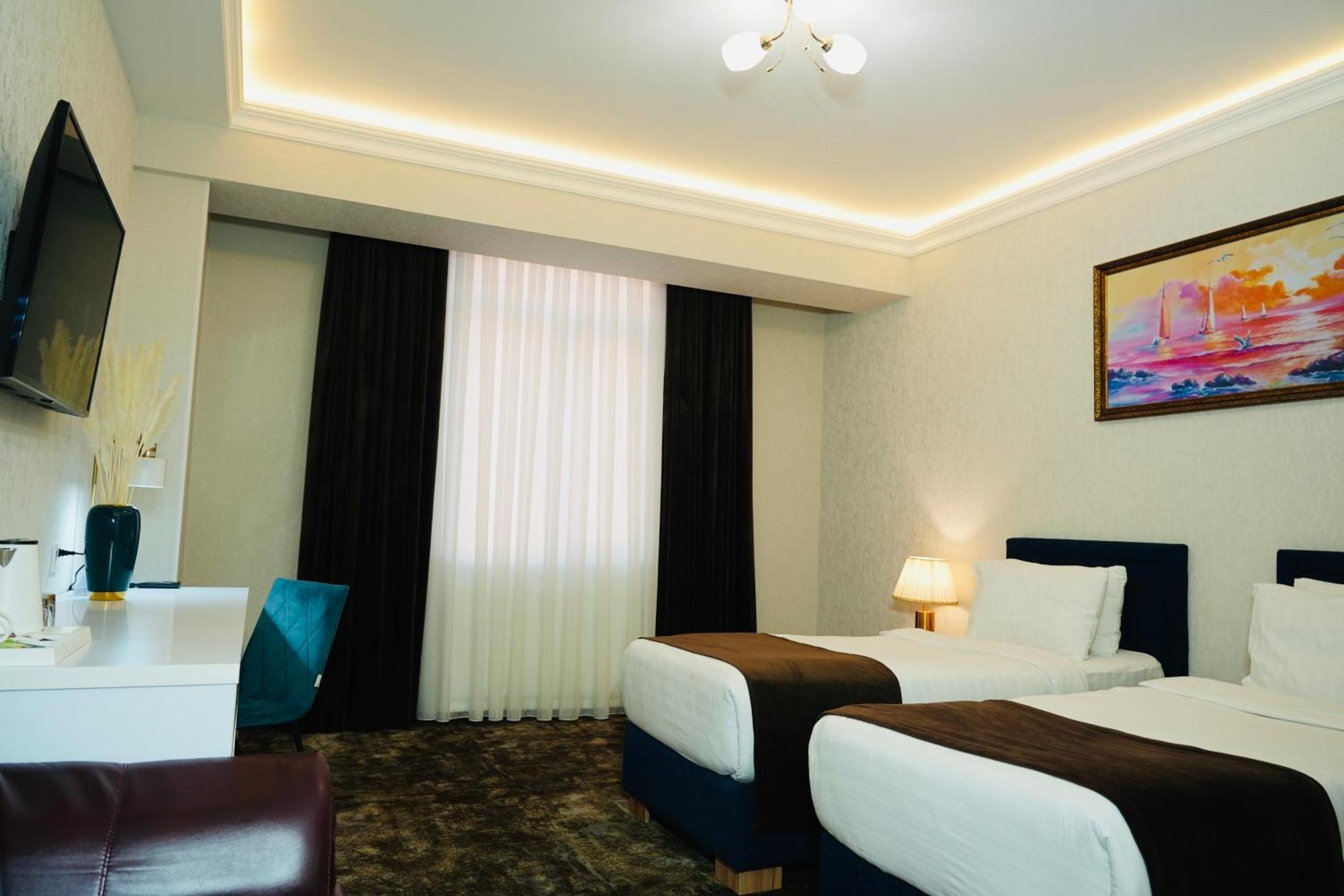 Garnet Mir Hotel Tashkent Bagian luar foto