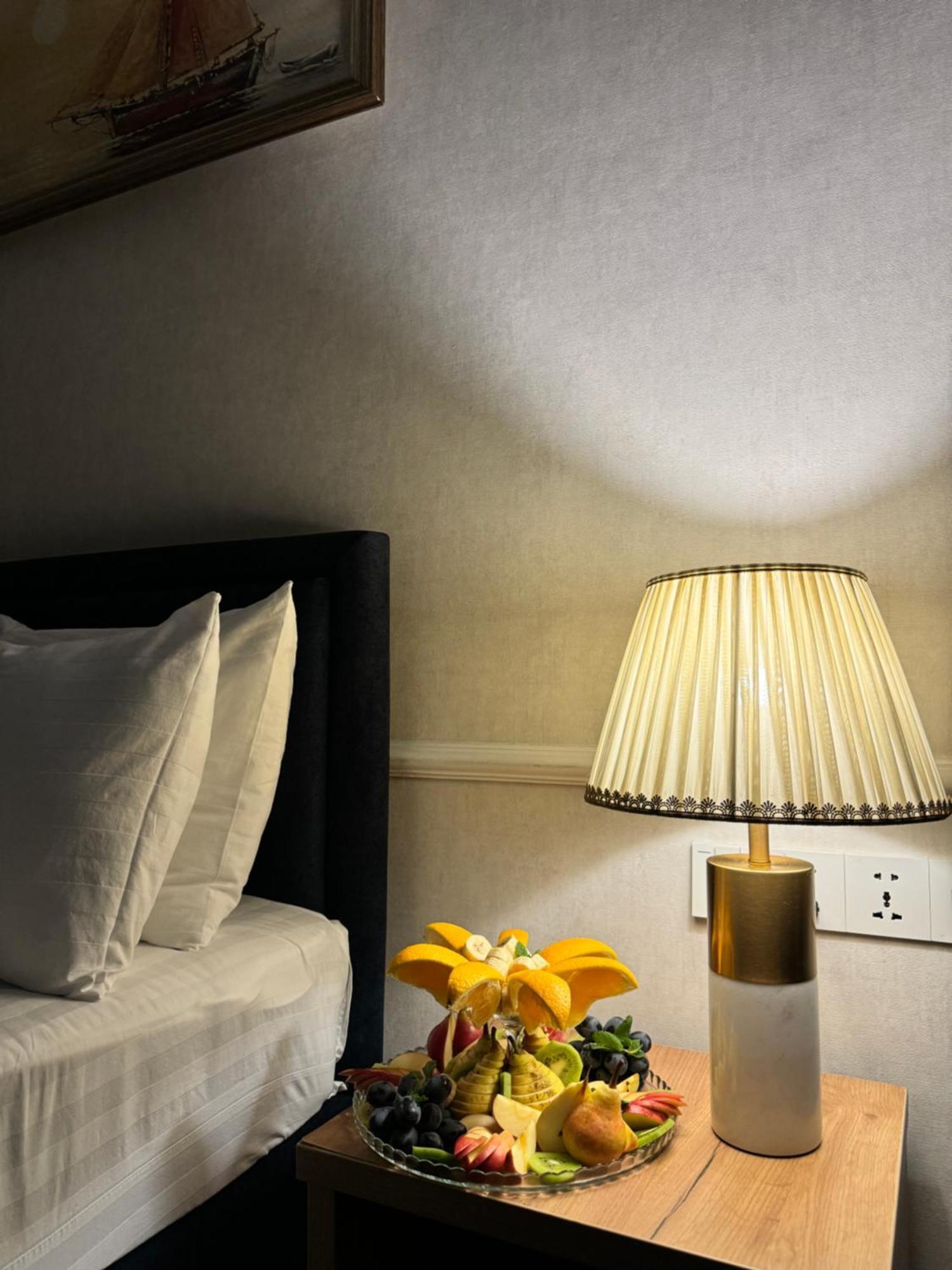 Garnet Mir Hotel Tashkent Bagian luar foto
