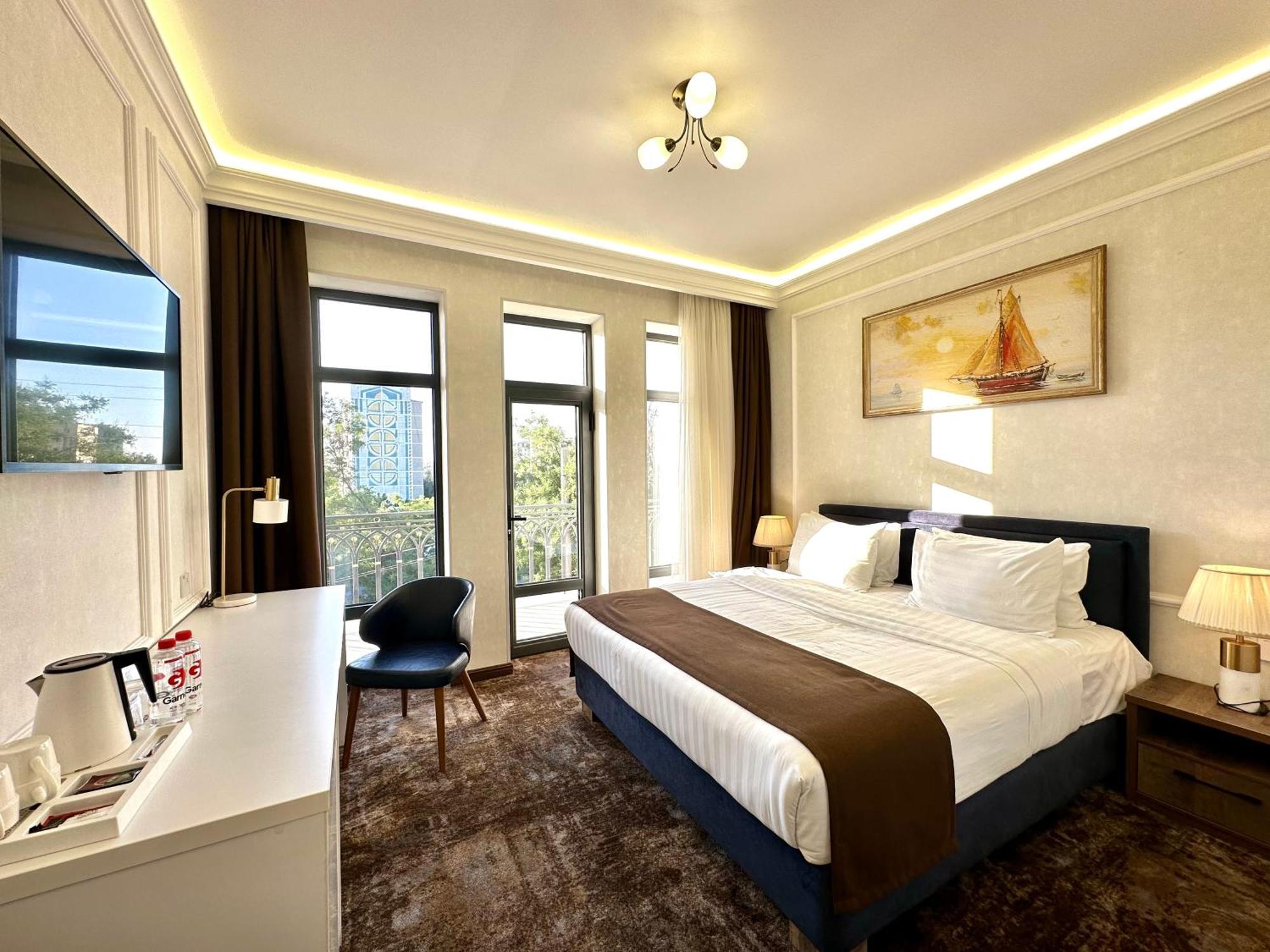 Garnet Mir Hotel Tashkent Bagian luar foto