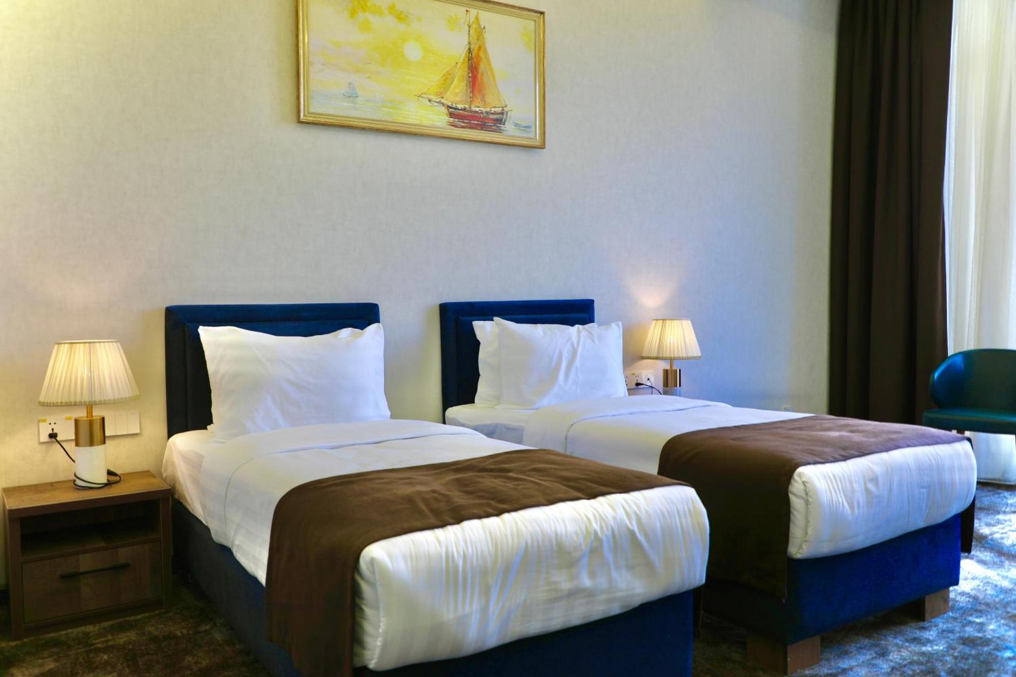 Garnet Mir Hotel Tashkent Bagian luar foto